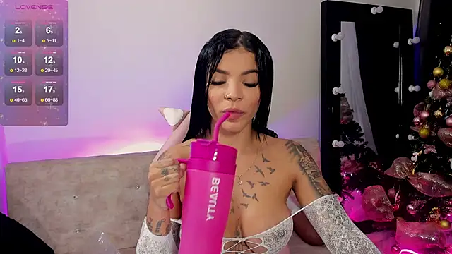 EmmaRusellx online show from 12/24/24, 01:06