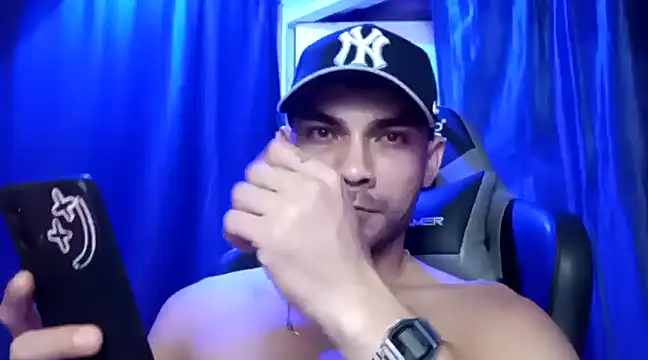 sexyboycolombi4 online show from 03/01/25, 06:13