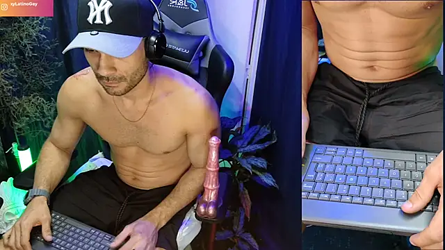 sexyboycolombi4 online show from 03/15/25, 11:51