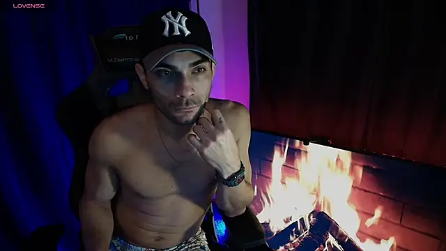 sexyboycolombi4 online show from 02/26/26, 12:04