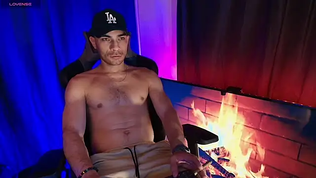 sexyboycolombi4 online show from 03/25/26, 11:00