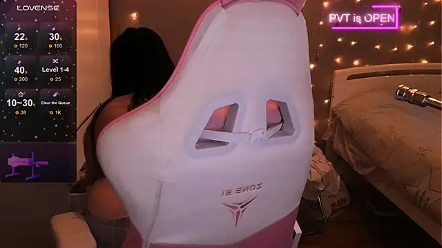 og maddison online show from 02/24/25, 02:04