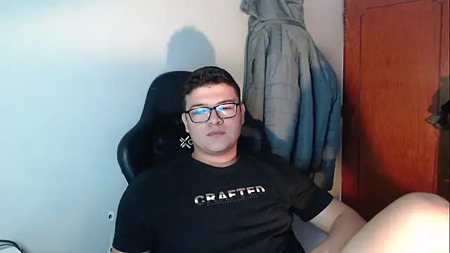 Plug Control online show from 12/19/25, 04:36