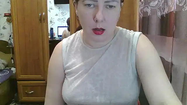 Snapshot of SophieNightAh chatting on 02/02/25, 11:19 SophieNightAh online show from 02/02/25, 11:19