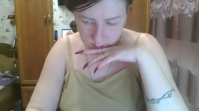 Snapshot of SophieNightAh chatting on 02/05/25, 08:04 SophieNightAh online show from 02/05/25, 08:04