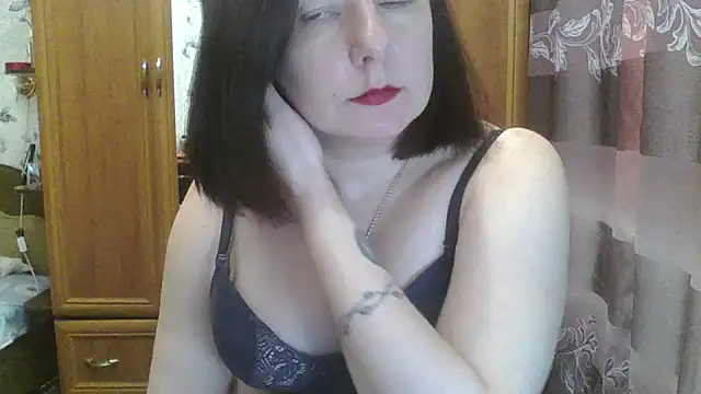 Snapshot of SophieNightAh chatting on 03/02/25, 07:02 SophieNightAh online show from 03/02/25, 07:02