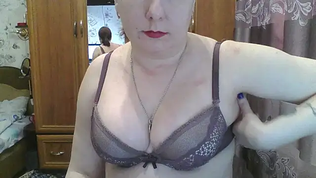 Snapshot of SophieNightAh chatting on 03/20/25, 12:11 SophieNightAh online show from 03/20/25, 12:11