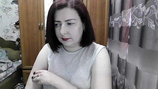 Snapshot of SophieNightAh chatting on 09/13/25, 12:27 SophieNightAh online show from 09/13/25, 12:27