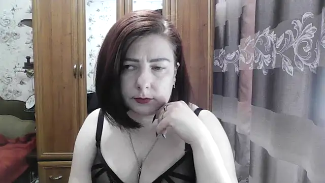 Snapshot of SophieNightAh chatting on 09/29/25, 01:16 SophieNightAh online show from 09/29/25, 01:16