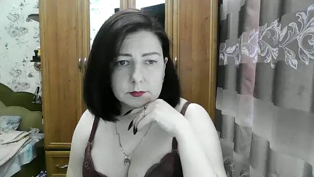 Snapshot of SophieNightAh chatting on 10/11/25, 12:47 SophieNightAh online show from 10/11/25, 12:47