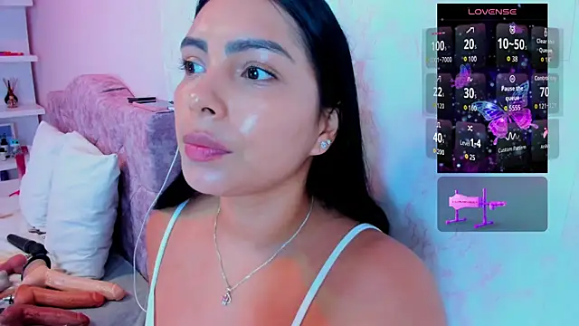Snapshot of evelinn_belen chatting on 05/31/26, 10:11 evelinn belen online show from 05/31/26, 10:11