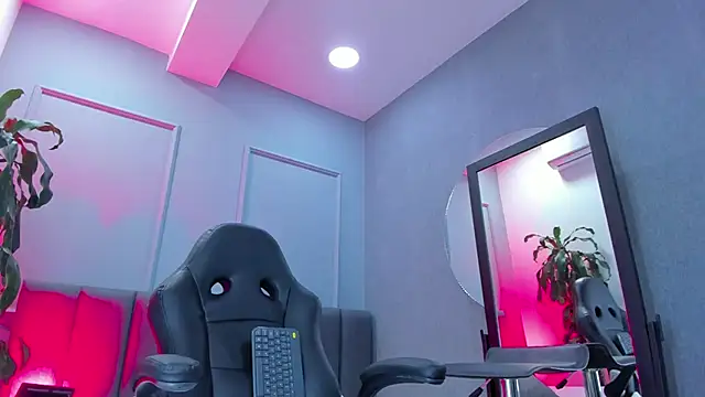 Elisa castrillon online show from 11/28/25, 08:44