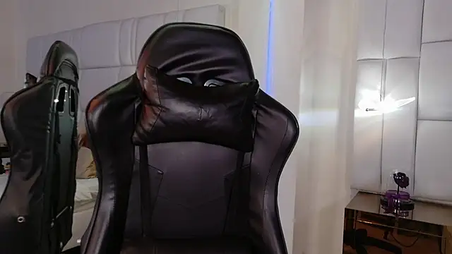 lia mariana online show from 09/25/25, 03:27