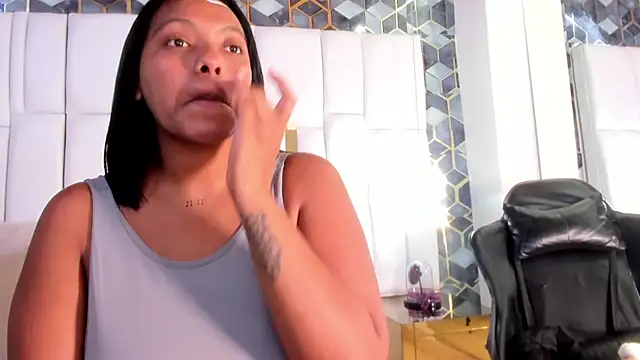 lia mariana online show from 03/11/26, 04:40