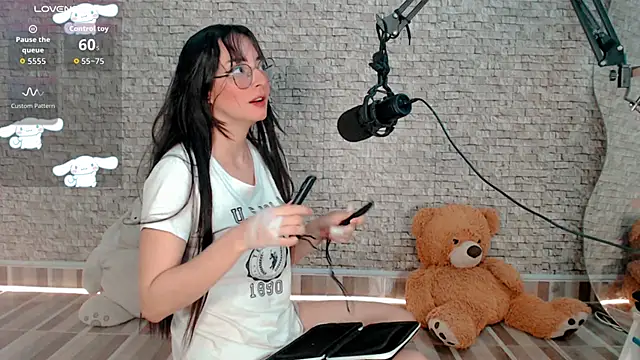 Snapshot of emma_unu chatting on 05/01/26, 03:00 emma unu online show from 05/01/26, 03:00