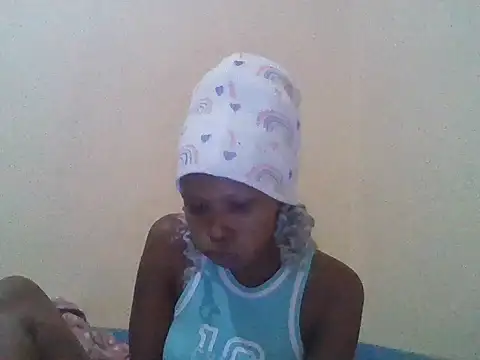 Snapshot of CharlotteDee chatting on 11/02/25, 06:05 CharlotteDee online show from 11/02/25, 06:05