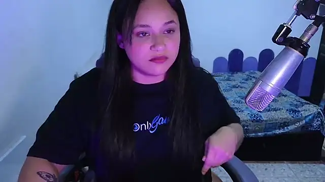 Snapshot of Luciernaga18 chatting on 06/30/26, 02:12 Luciernaga18 online show from 06/30/26, 02:12