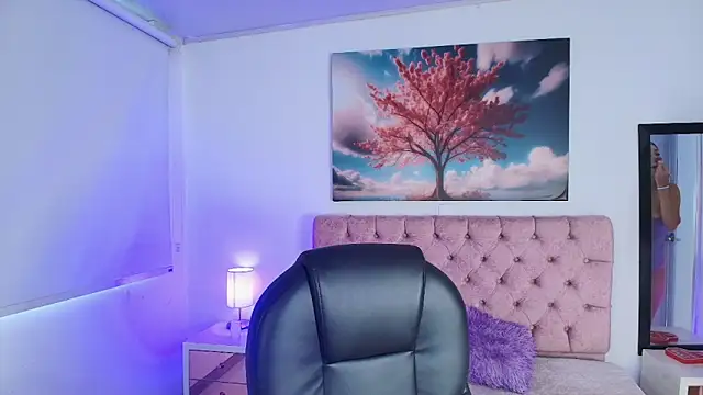 Julianaa Castro  online show from 03/31/26, 11:43