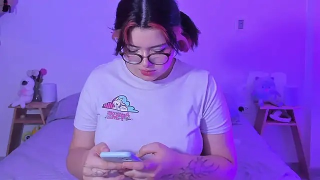 Snapshot of Gaby_Danna chatting on 02/20/25, 12:30 Gaby Danna online show from 02/20/25, 12:30