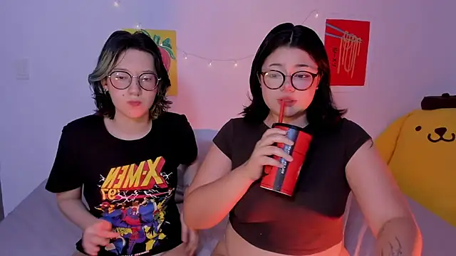 Snapshot of Gaby_Danna chatting on 10/15/25, 12:00 Gaby Danna online show from 10/15/25, 12:00