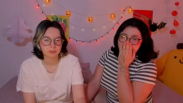 Snapshot of Gaby_Danna chatting on 10/22/25, 02:56 Gaby Danna online show from 10/22/25, 02:56