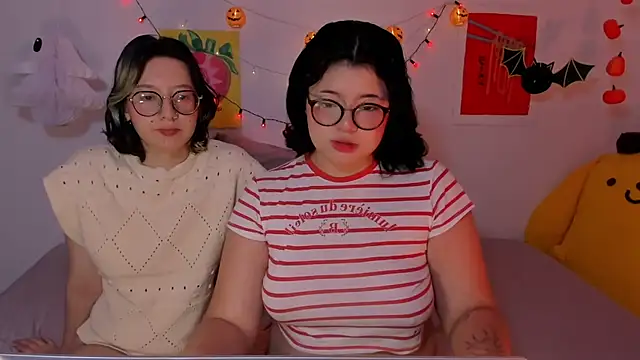 Snapshot of Gaby_Danna chatting on 10/23/25, 12:32 Gaby Danna online show from 10/23/25, 12:32