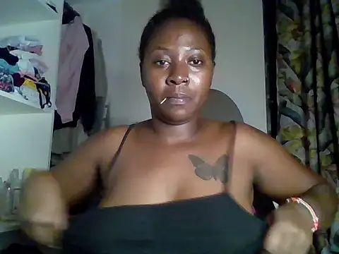 Snapshot of choco_dimples chatting on 01/31/25, 06:36 choco dimples online show from 01/31/25, 06:36