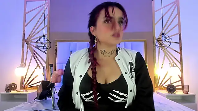 valeriee millerr  online show from 12/19/24, 06:23