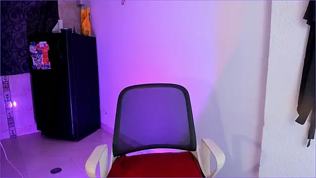 CandyLatinHott online show from 04/05/26, 01:03