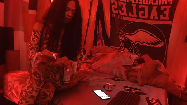 Snapshot of Tsnitra chatting on 02/28/25, 04:54 Tsnitra online show from 02/28/25, 04:54