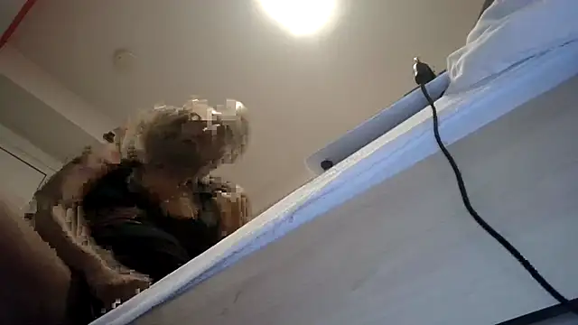 Snapshot of Tsnitra chatting on 02/06/26, 04:21 Tsnitra online show from 02/06/26, 04:21