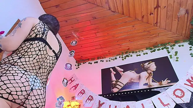 Snapshot of Eda_Bonne chatting on 10/25/25, 12:34 Eda Bonne online show from 10/25/25, 12:34