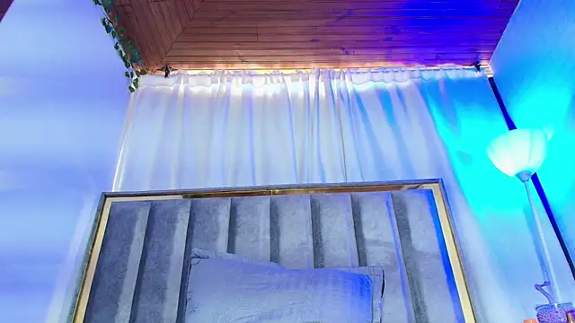 Snapshot of Eda_Bonne chatting on 11/30/25, 12:42 Eda Bonne online show from 11/30/25, 12:42