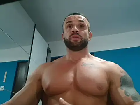 Snapshot of Magnificmuscles89 chatting on 12/03/24, 02:14 Magnificmuscles89 online show from 12/03/24, 02:14