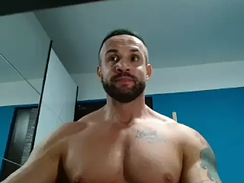 Snapshot of Magnificmuscles89 chatting on 01/04/25, 11:06 Magnificmuscles89 online show from 01/04/25, 11:06