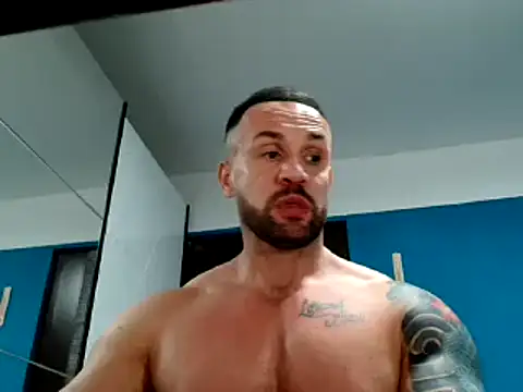 Snapshot of Magnificmuscles89 chatting on 02/12/25, 10:15 Magnificmuscles89 online show from 02/12/25, 10:15
