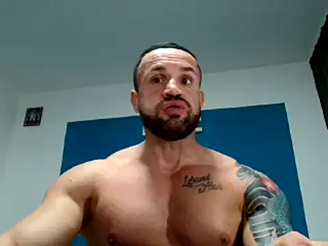 Snapshot of Magnificmuscles89 chatting on 02/23/25, 09:59 Magnificmuscles89 online show from 02/23/25, 09:59
