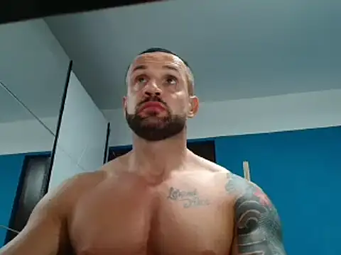 Snapshot of Magnificmuscles89 chatting on 03/21/25, 09:34 Magnificmuscles89 online show from 03/21/25, 09:34