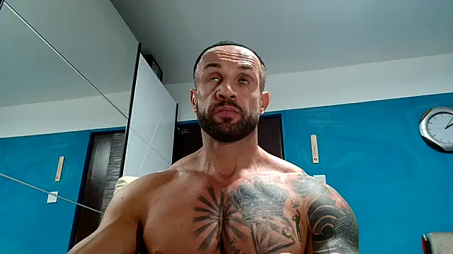 Snapshot of Magnificmuscles89 chatting on 09/29/25, 11:09 Magnificmuscles89 online show from 09/29/25, 11:09