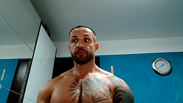 Snapshot of Magnificmuscles89 chatting on 10/01/25, 10:43 Magnificmuscles89 online show from 10/01/25, 10:43