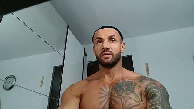 Snapshot of Magnificmuscles89 chatting on 05/31/26, 08:21 Magnificmuscles89 online show from 05/31/26, 08:21