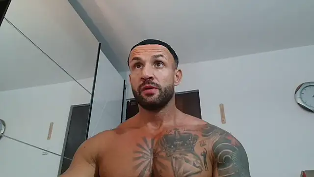 Snapshot of Magnificmuscles89 chatting on 06/03/26, 10:26 Magnificmuscles89 online show from 06/03/26, 10:26