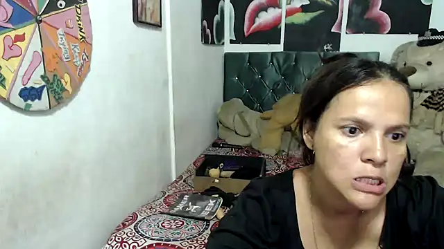 manzanahot9 online show from 03/11/25, 03:34