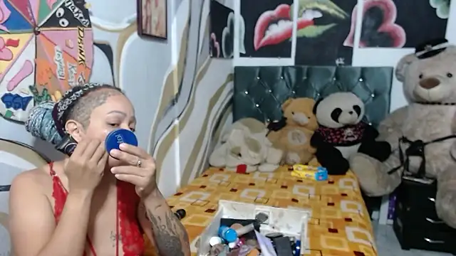 manzanahot9 online show from 11/16/25, 10:32