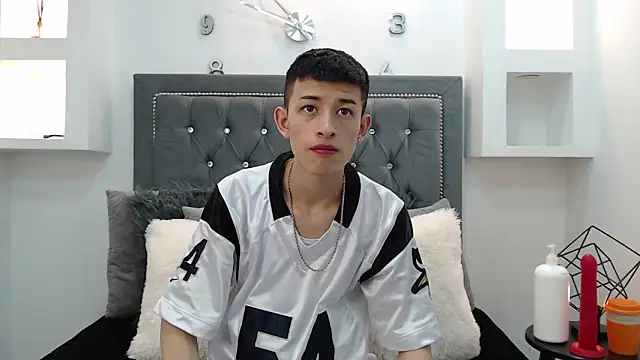 Snapshot of MaikCarver chatting on 01/09/25, 03:58 MaikCarver online show from 01/09/25, 03:58
