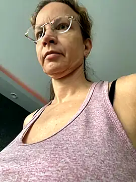 AnnikaRose online show from 09/23/25, 05:43