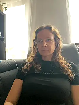 AnnikaRose online show from 10/27/25, 08:07