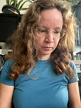 AnnikaRose online show from 11/13/25, 06:56