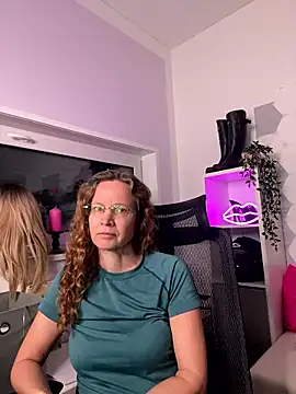 AnnikaRose online show from 01/10/26, 07:48