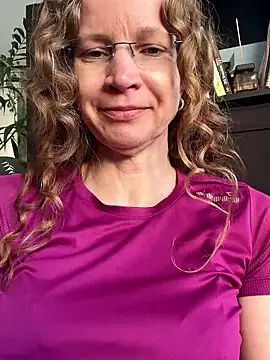 AnnikaRose online show from 04/22/26, 05:54